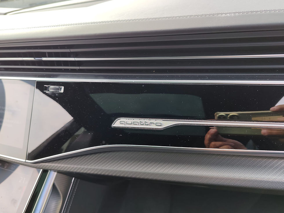Miniatura: Audi Q8 RS TFSI V8 quattro tiptronic