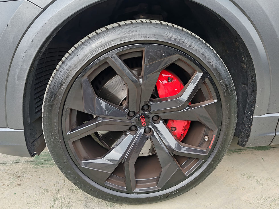 Miniatura: Audi Q8 RS TFSI V8 quattro tiptronic