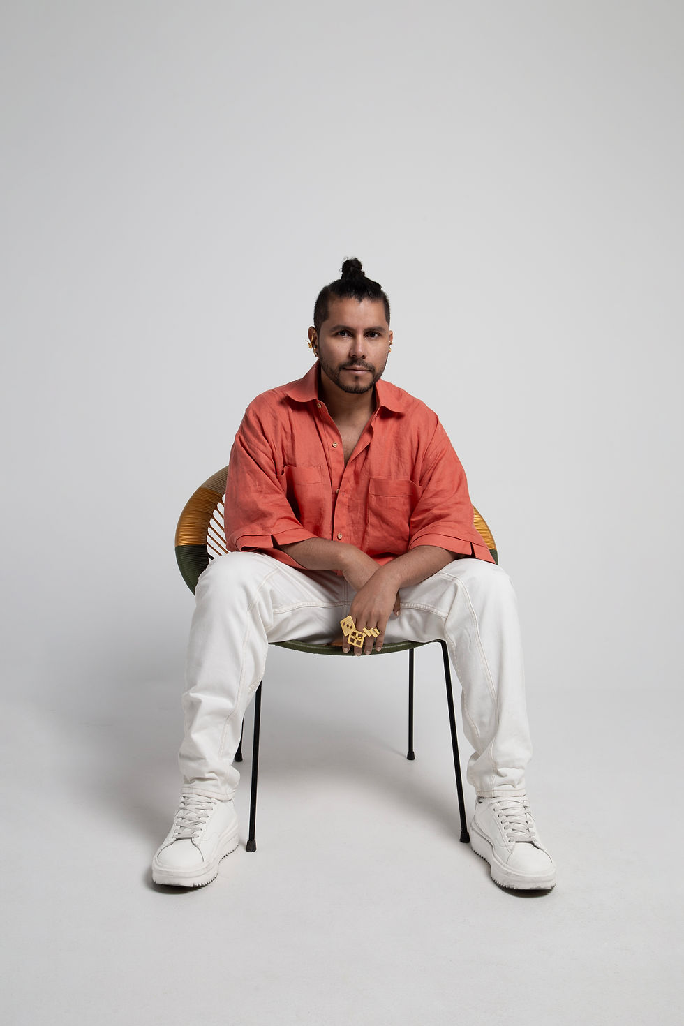 Jorge Guzmán Oyola, fundador y director creativo de Guzo Atelier.