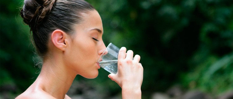 Beber agua