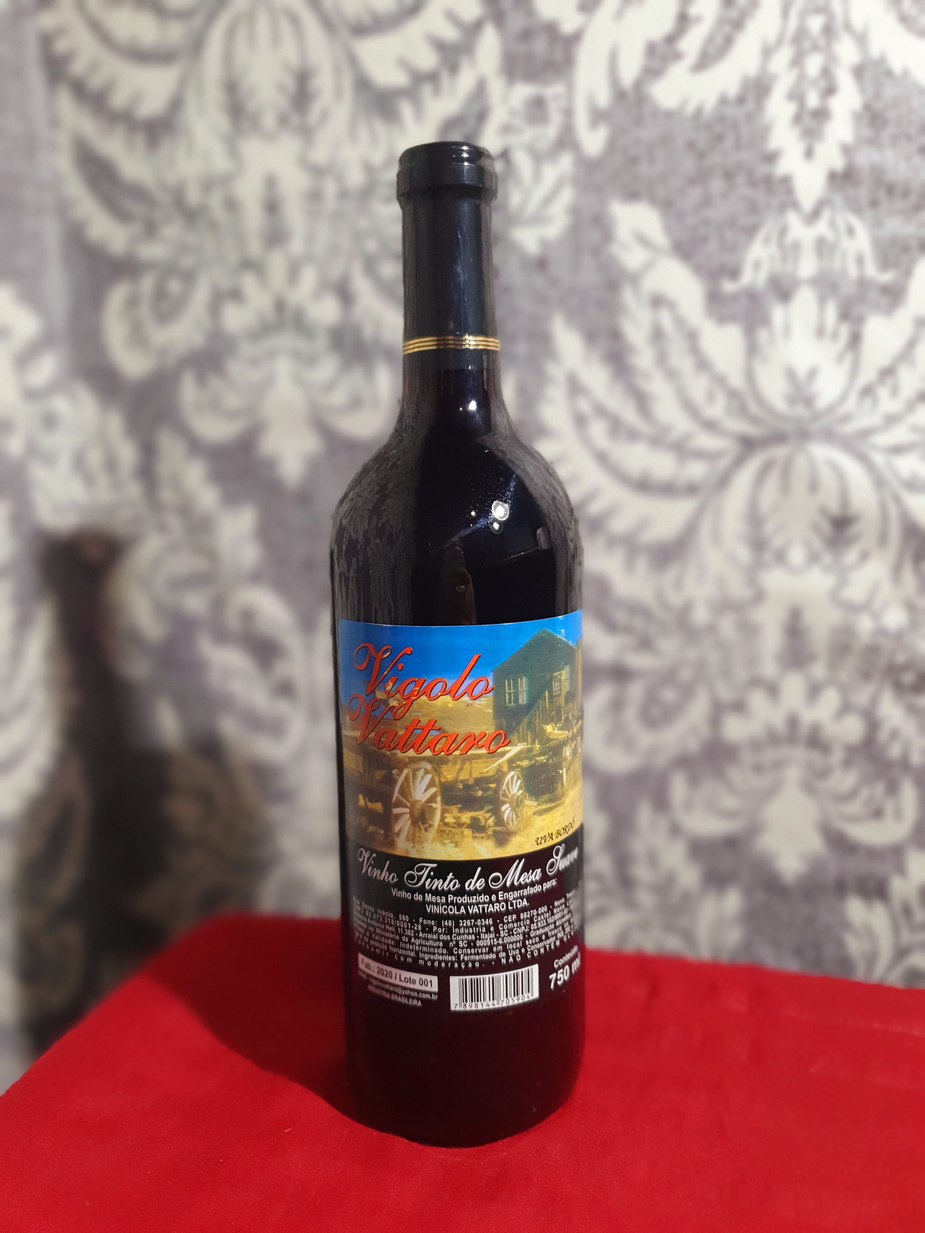 Vinho de Mesa tinto suave Vigolo