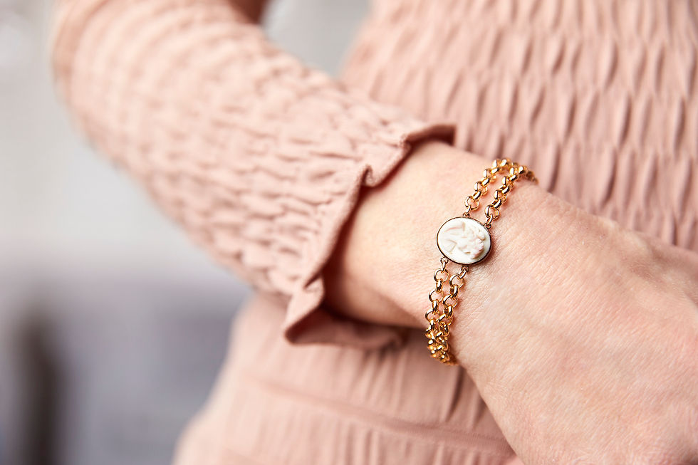 Thumbnail: Vintage Cameo Bracelet