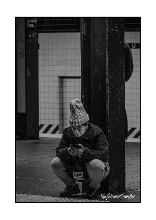 Una newyorkese nella metropolitana