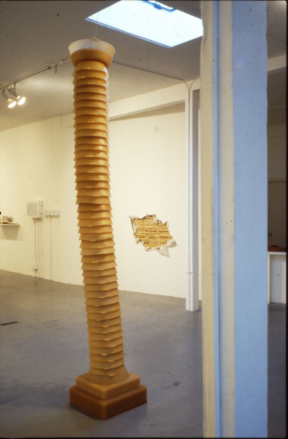 Cake Wall (with Skillet Pillar)