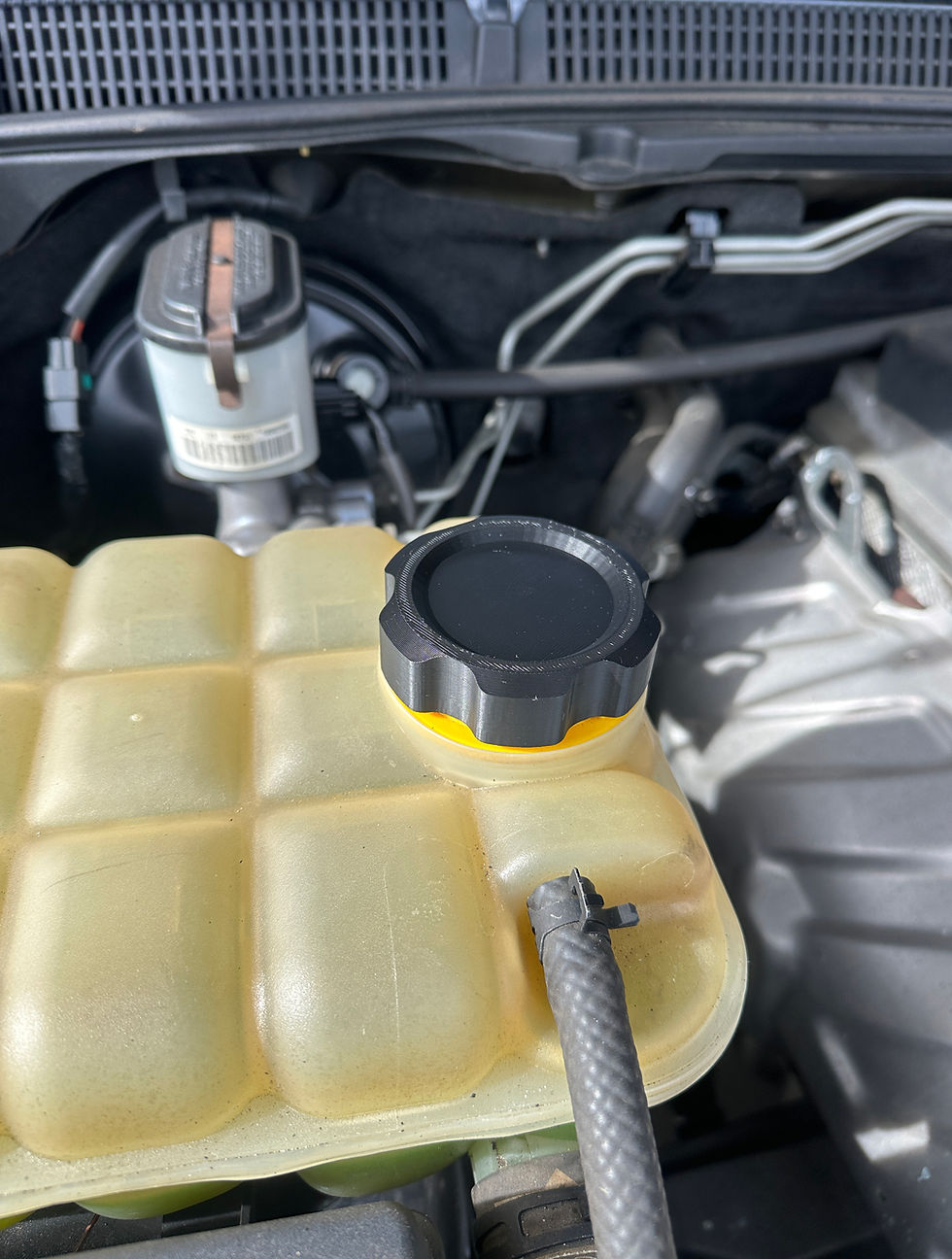 Thumbnail: Coolant / Power Steering Caps