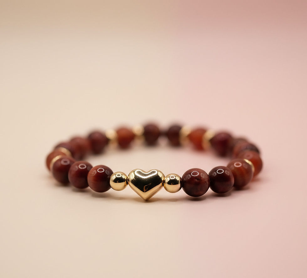 Rote Tigeraugen Perlen mit Goldenem Herz, Perlen Armband, Vorderansicht