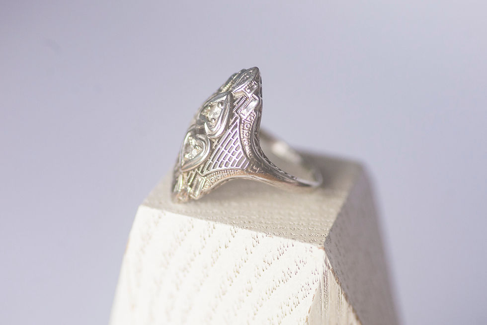 Thumbnail: queen of hearts ring