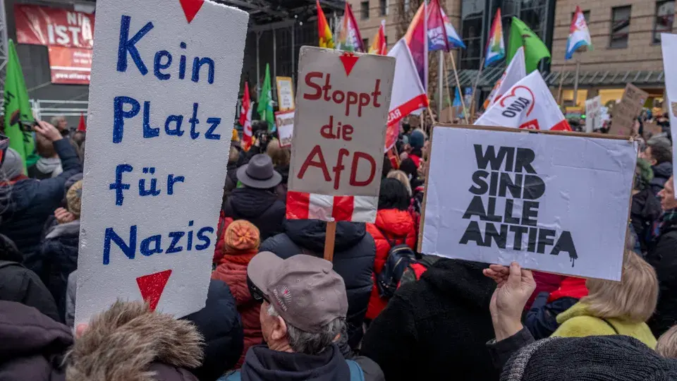 Source: https://www.spiegel.de/politik/deutschland/protest-gegen-die-afd-diese-demos-sind-auch-eine-zumutung-a-193498f7-6192-46bd-b258-9613dab5cf69