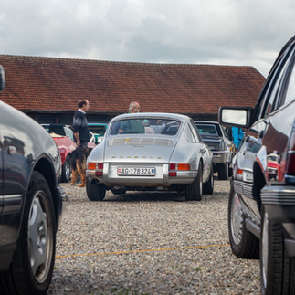 Porsche 911 und Opel Ascona am OSMT Zug