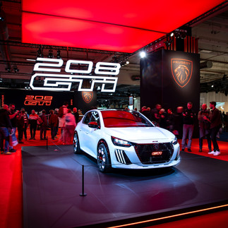 Peugeot 208 GTi an der Rétromobile Paris 2026