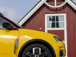 Renault 5 in Pop Yellow.