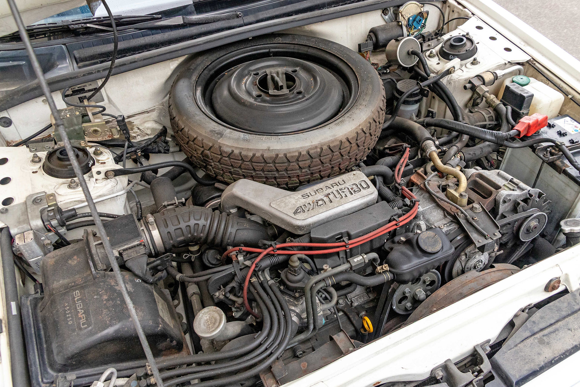 Motor des Subaru L1800 4WD Turbo Coupé