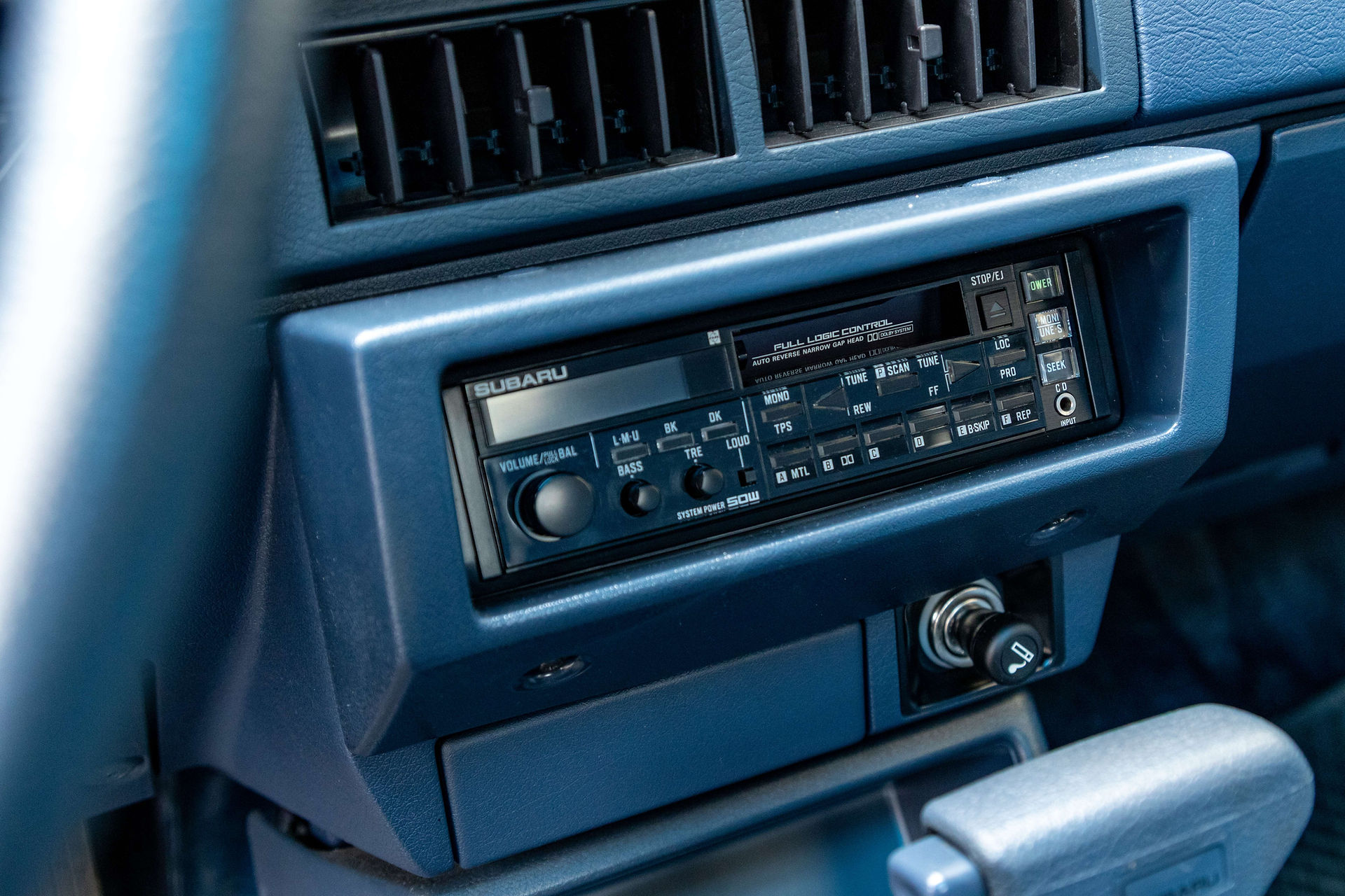 Radio des Subaru L1800 4WD Turbo Coupé