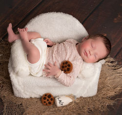 Photographe nouveau-né Yvelines - bébé endormi en studio