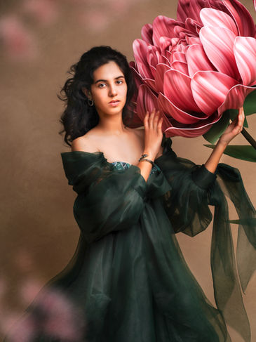 Photographe ado Yvelines - portrait robe verte et fleur géante