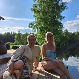 Moterų bendrystė po pirties ritualo gamtoje