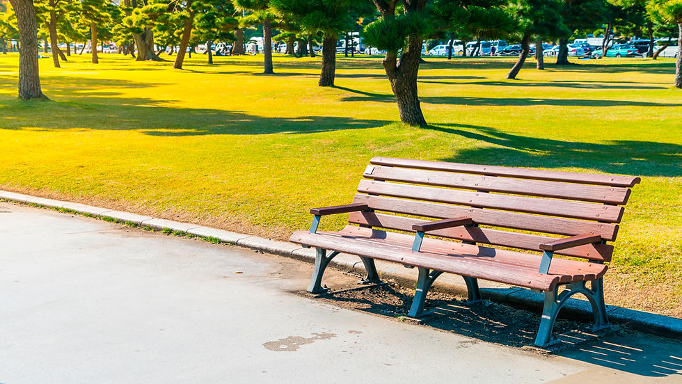 Banca con arquitectura hostil. Recuperado de: Fundación Hogar Sí.