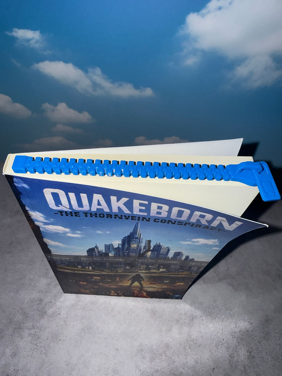 Thumbnail: Zipper bookmark
