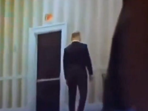 Poljski predsjednik je dozvolio da ga Trump ponizi, čekao ga je sat i pol