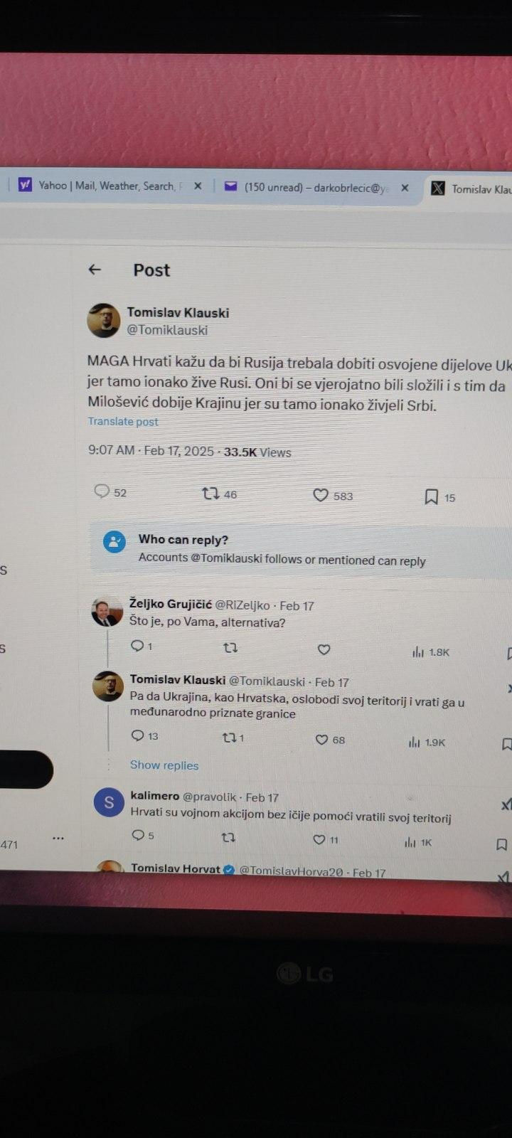 Jedan od vojnika tabloidnih medija sa svojim obožavateljima. Da nije smiješno bilo bi tragično !