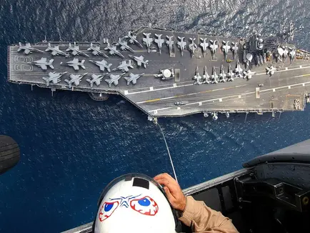 Jemenske rakete pogađaju USS Eisenhower kao odgovor na američko-britanski napad