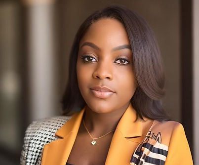 Headshot of owner. Dr. Stephanie Robinson