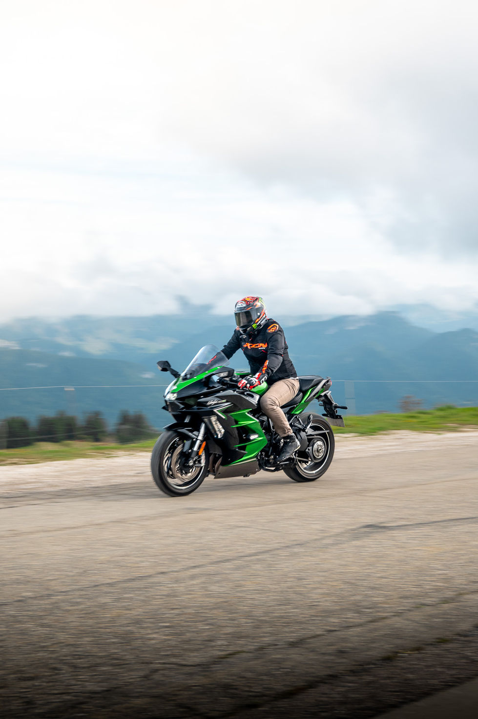 Ninja H2 SX