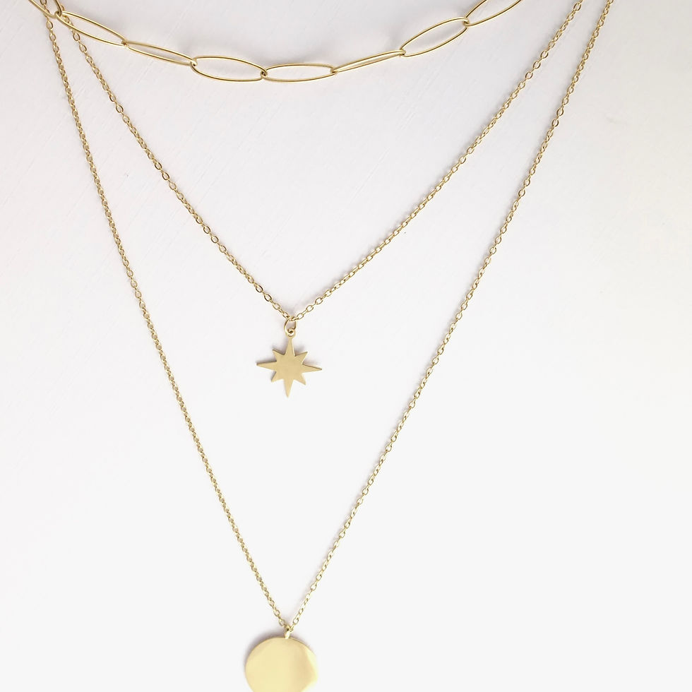 collier doré élégant multirangs 3 chaînes une étoile un médaillon rond lisse à graver ou pas et une chaine maillon gros