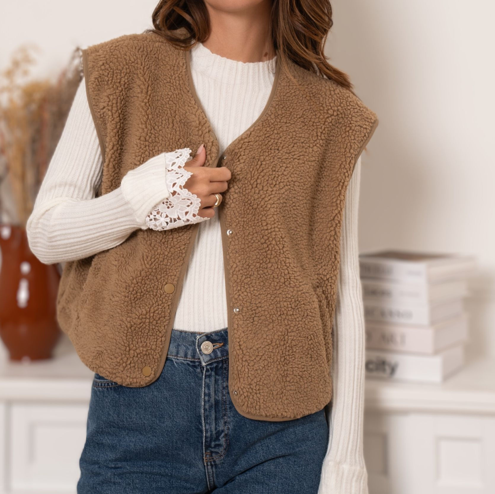 Gilet moumoute sans manche femme poche latérale et bouton pression