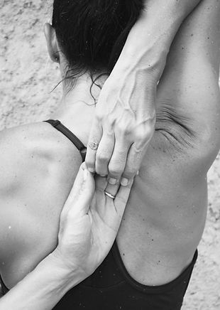 fernanda-vidal-yoga-iyengar_edited.jpg