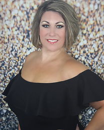 Hannah Delaney Superb Female vocalist singer entertainer