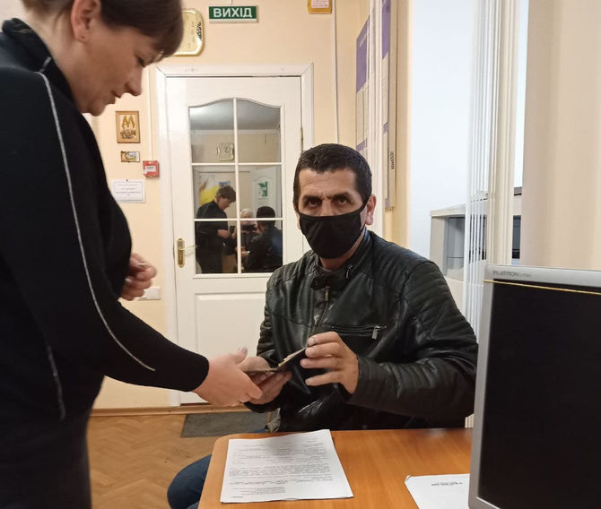 Забезпечуємо протезними виробами