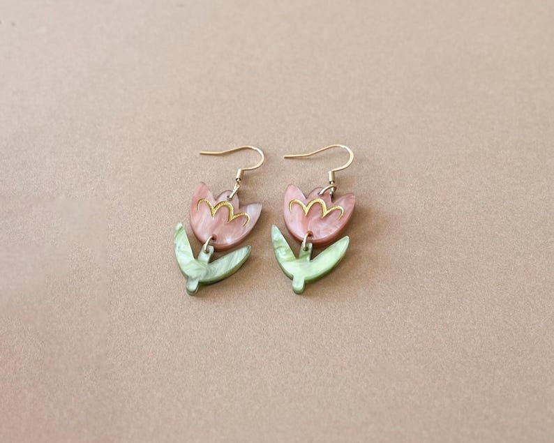 Thumbnail: Mini Tulip Dangle, Studio Bladel