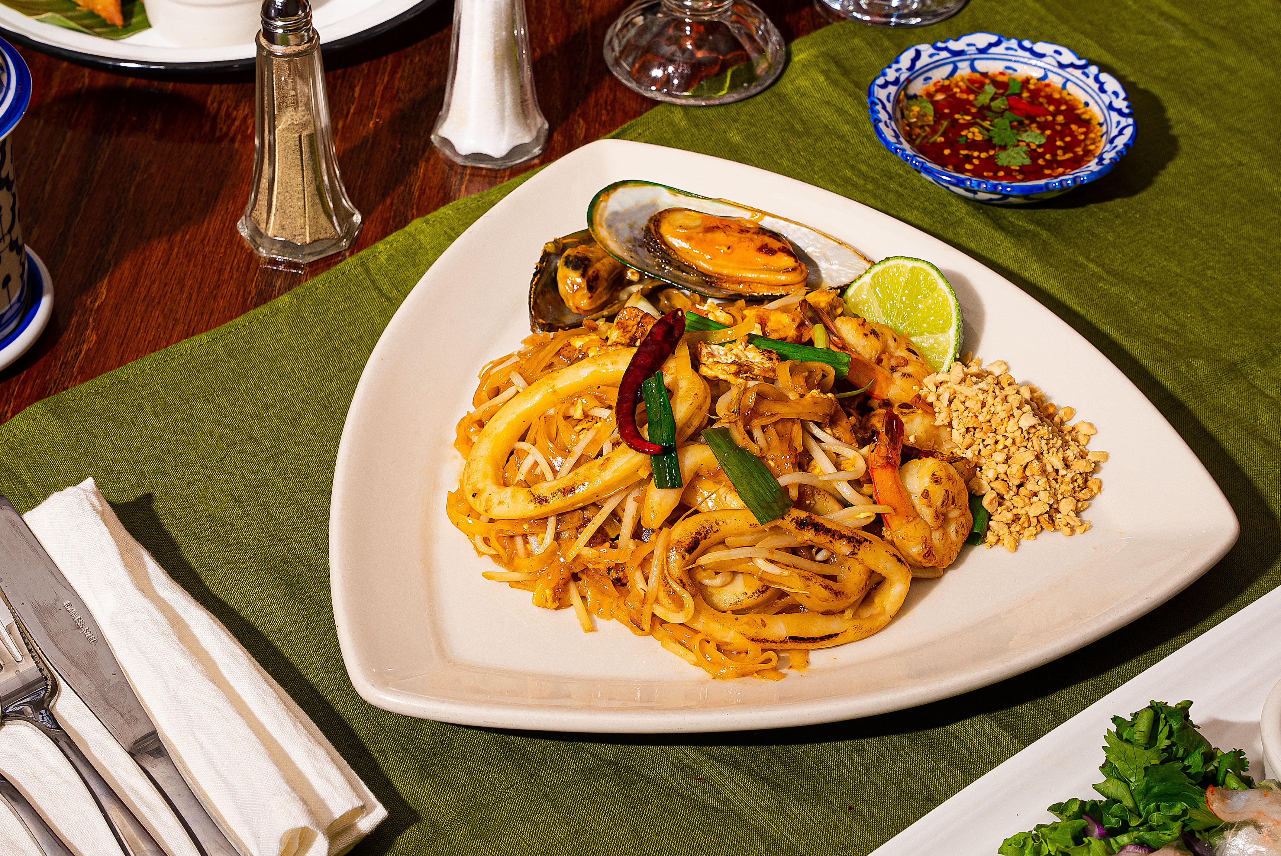 Spicy Seafood Pad Thai