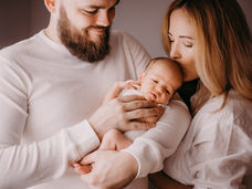 In-Home vs. Studio Newborn Photography – Which Is Right for Your Family?