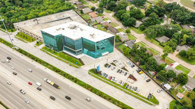 COMMERCIAL ARCHITECTURE