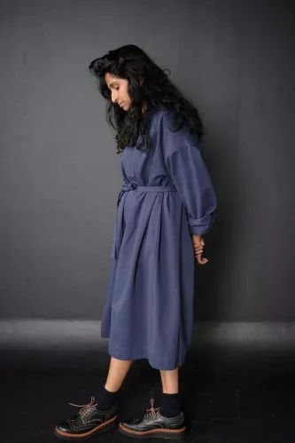 Miniaturbild: blaues Kleid seitlich