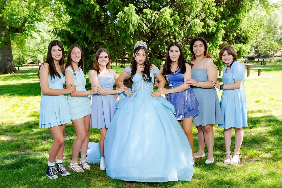quinceanera-court-blue-gowns-garden-portrait-nyc-quinceanera-photographer-fja-photography-tiara-damas
