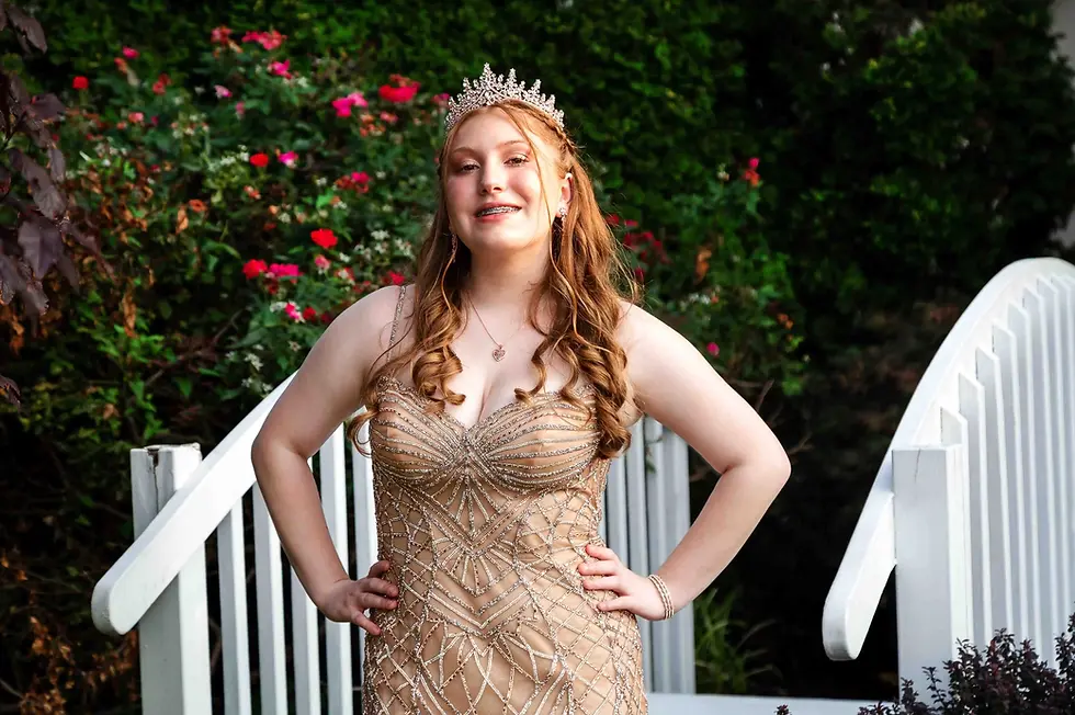 gold-quinceanera-gown-garden-bridge-portrait-fja-photography-nyc-quinceanera-photographer-floral-background
