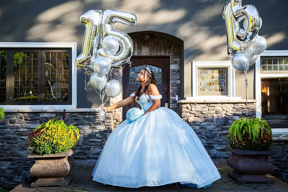 nyc-quinceanera-photographer-fja-photography-blue-ball-gown-15-balloons-stone-building-portrait