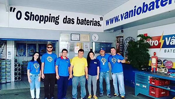 equipe loja de baterias moura em biguaçu