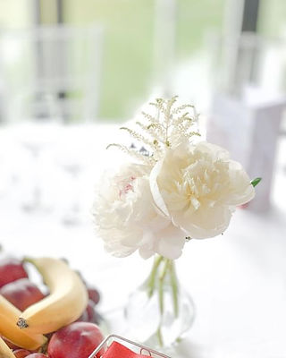 aranjament floral bujori
