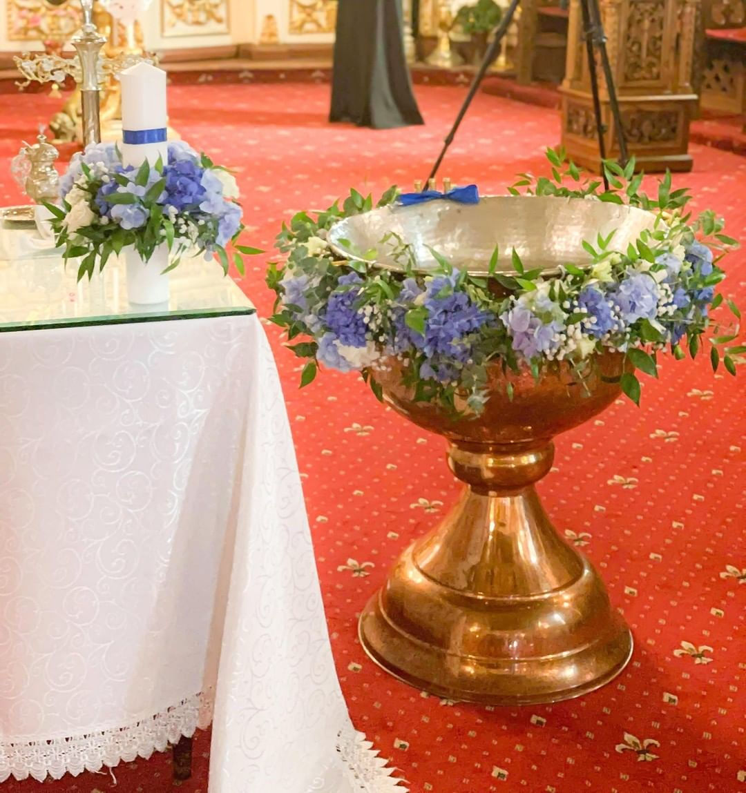 Decoratiune cristelnita hortensie bleu si lumanare botez baietel