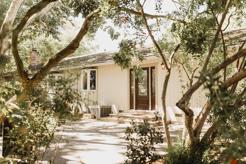 Elegant Bride’s Dressing Suite at Brownstone Gardens, Oakley