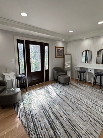 Bride and bridesmaids in suite at Brownstone Gardens, Oakley.