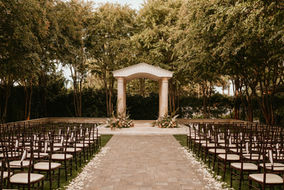 Temple arbor for outdoor wedding ceremony at Brownstone Gardens, Oakley.