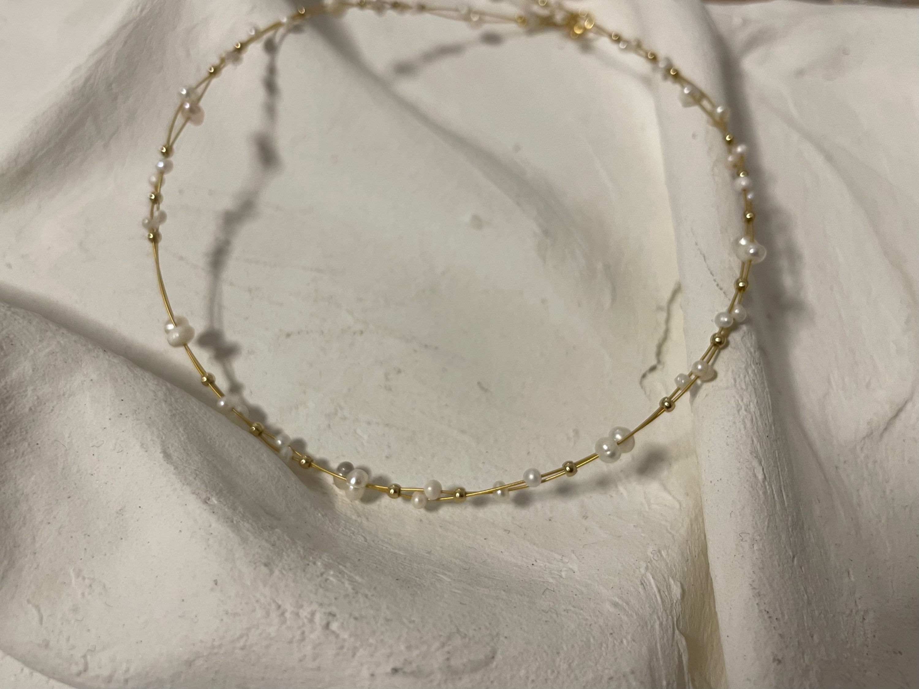 Doppelte Perlenkette mit Süßwasserperlen