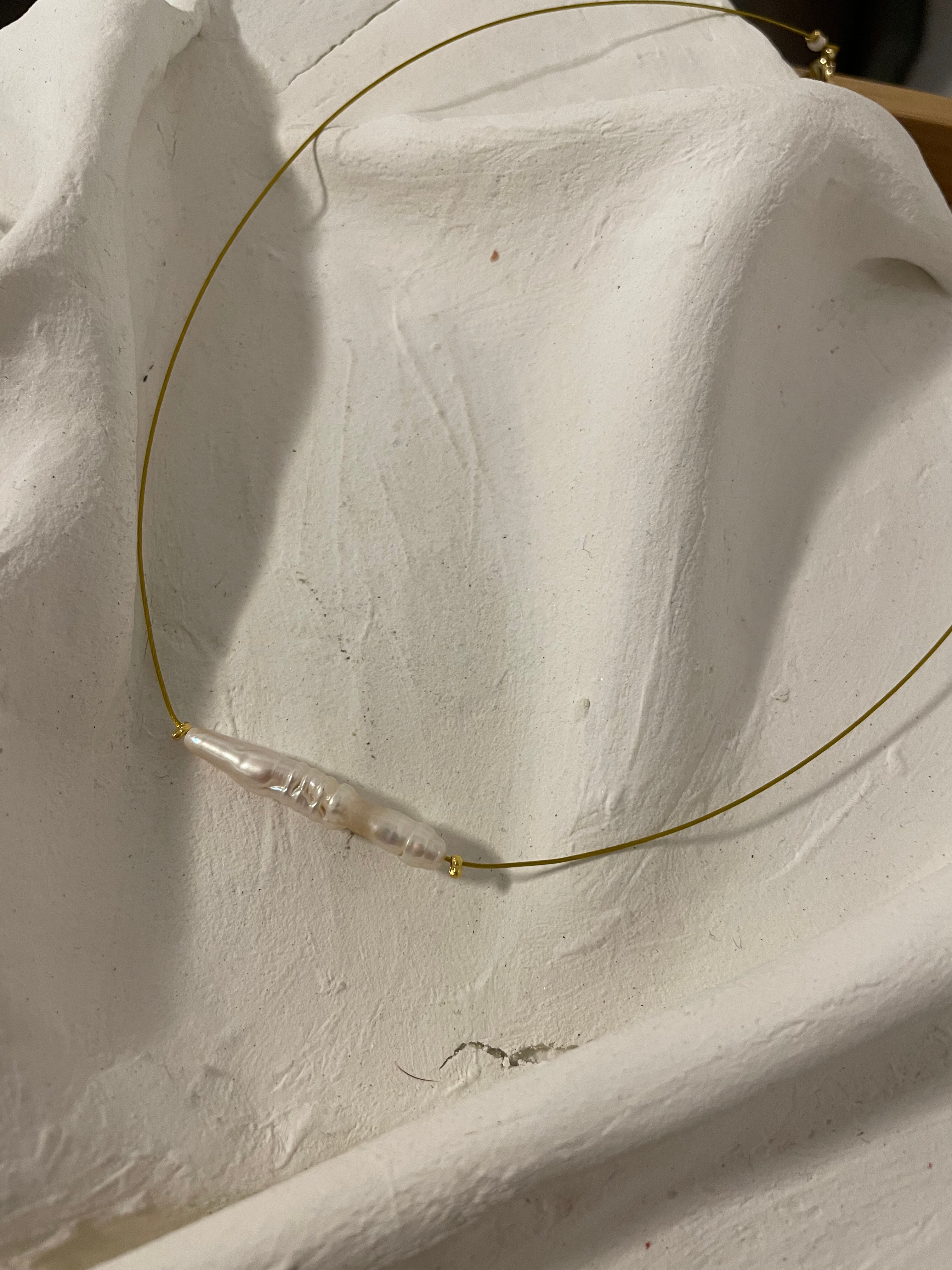 Kurze zarte Kette mit großer Sweetwaterpearl