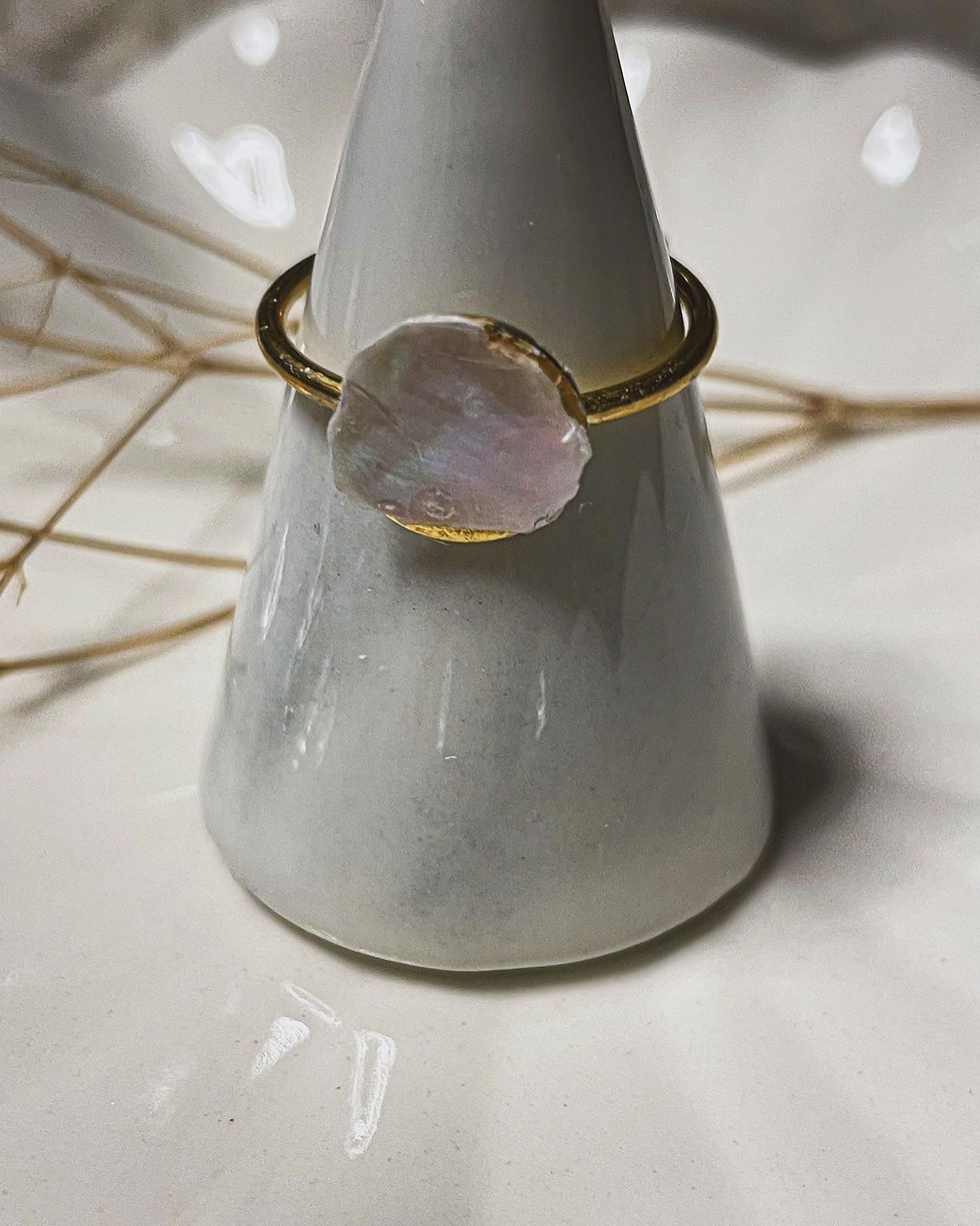 Ring mit Perlmuttplättchen