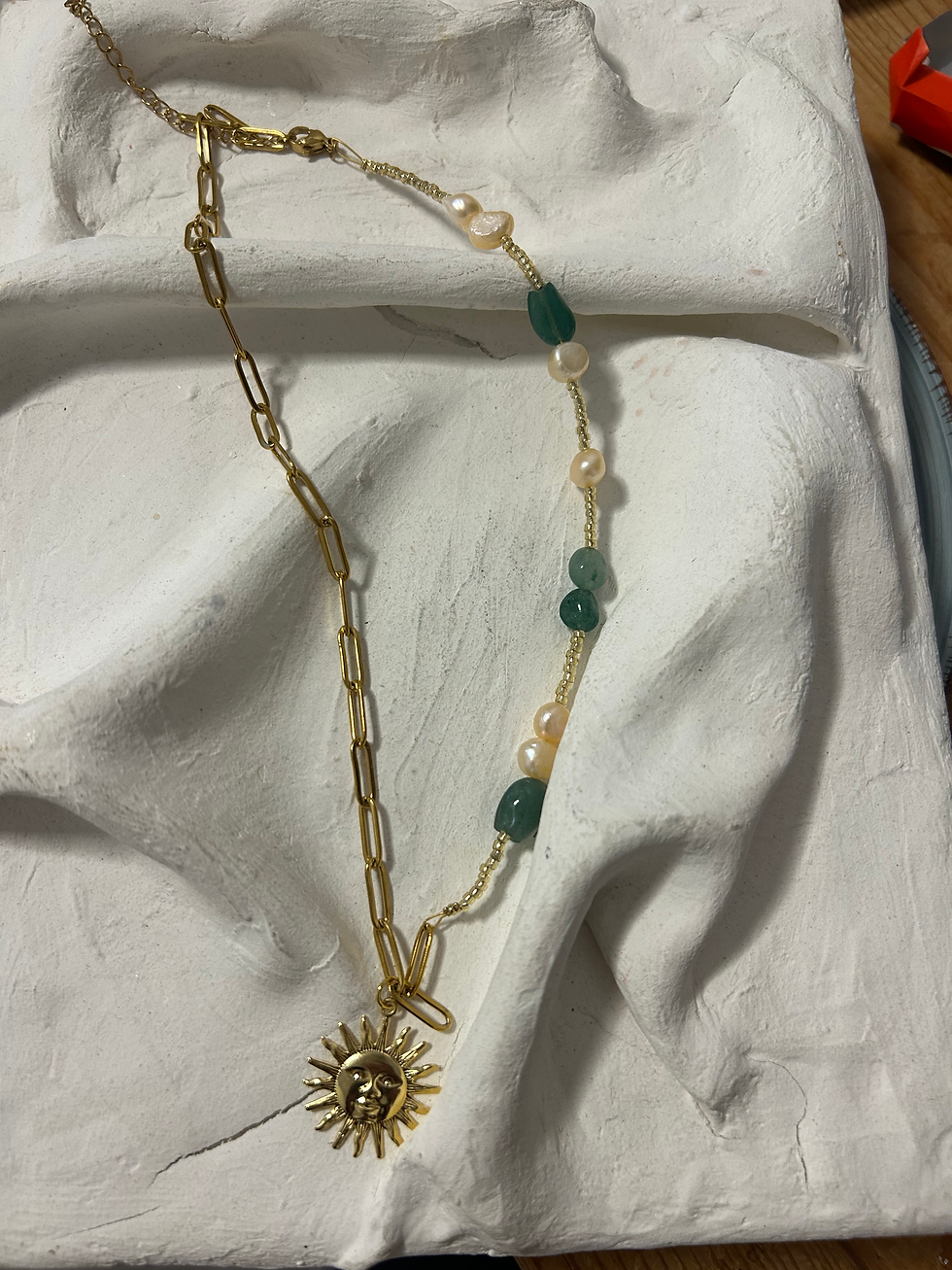 Miniaturbild: Asymmetrische Kette mit Jade und Süßwasserperlen 